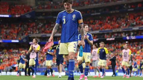 库明加加盟湖人意愿强烈，湖人确保首发位置，2026年合同丰厚